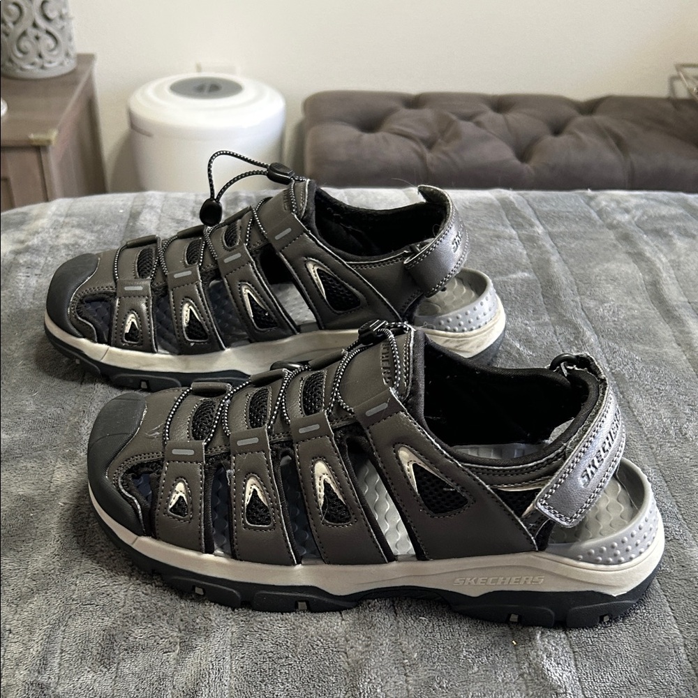 ☘️Skechers Men's Black Athletic Sandals - Picture 3 of 9